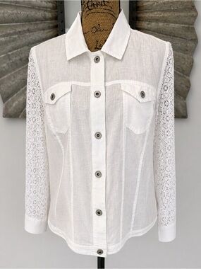 New with Tag! $99 Chico’s Lace Sleeve Linen Jean Jacket sz 2 / L